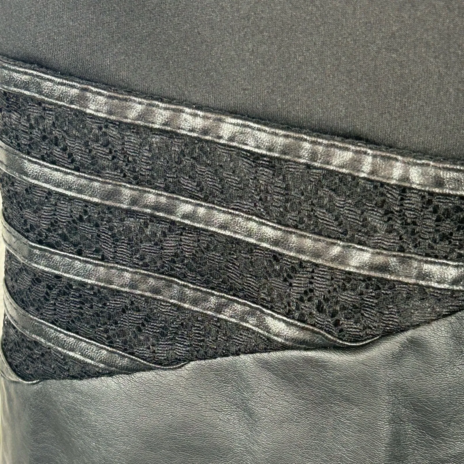 Guess Vintage Black Pleather Mini Dress Size 2 Sleeveless Faux Leather Party - Image 9