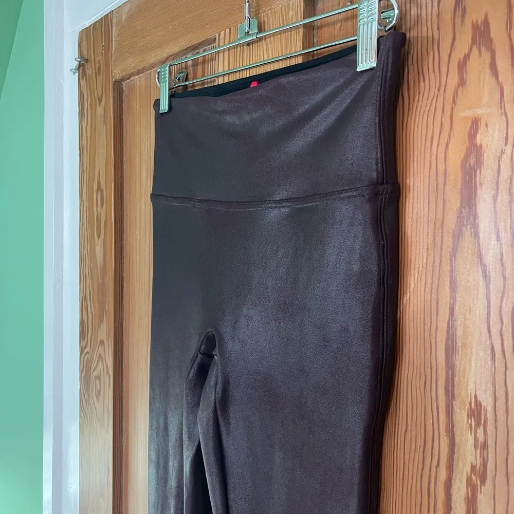 Spanx Faux Leather Sculpting Shaping Smoothing Leggings Wine Burgundy - Sz S - Image 12