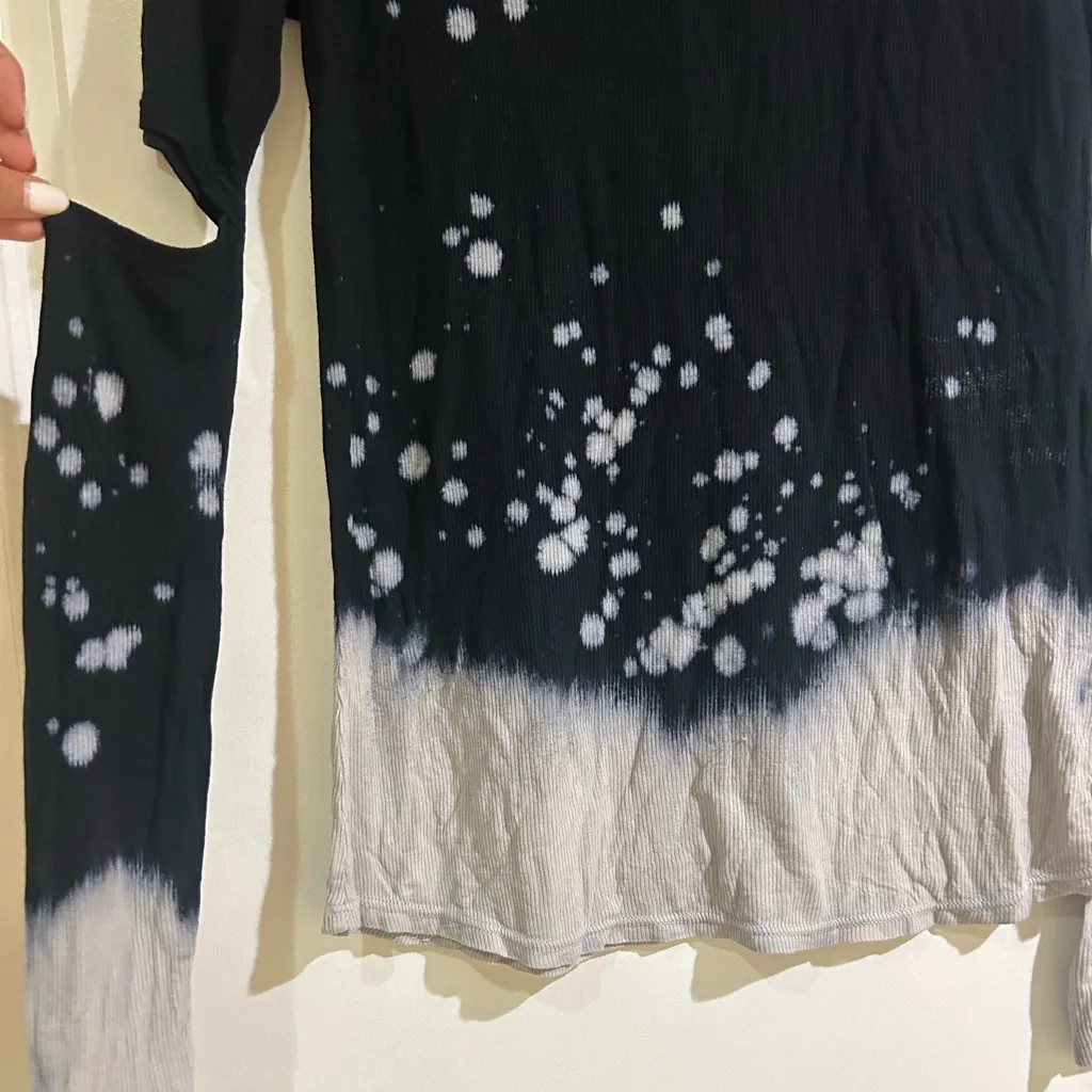 Michael Lauren Black and White Splatter Long Sleeve Top - Image 2