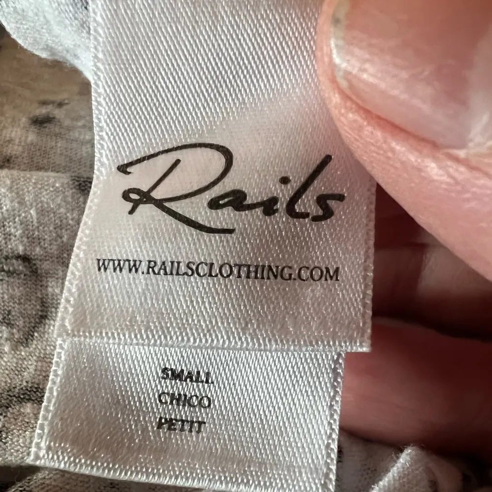 Rails Henley Top Shirt Jourdan White Mocha Leopard Linen Rayon Blend NWT Small - Image 8