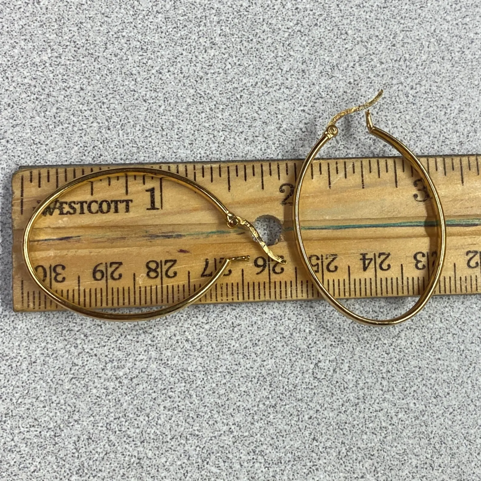 Gold Tone Round Hoop Earrings Lightweight Everyday Fashion Jewelry - Image 5