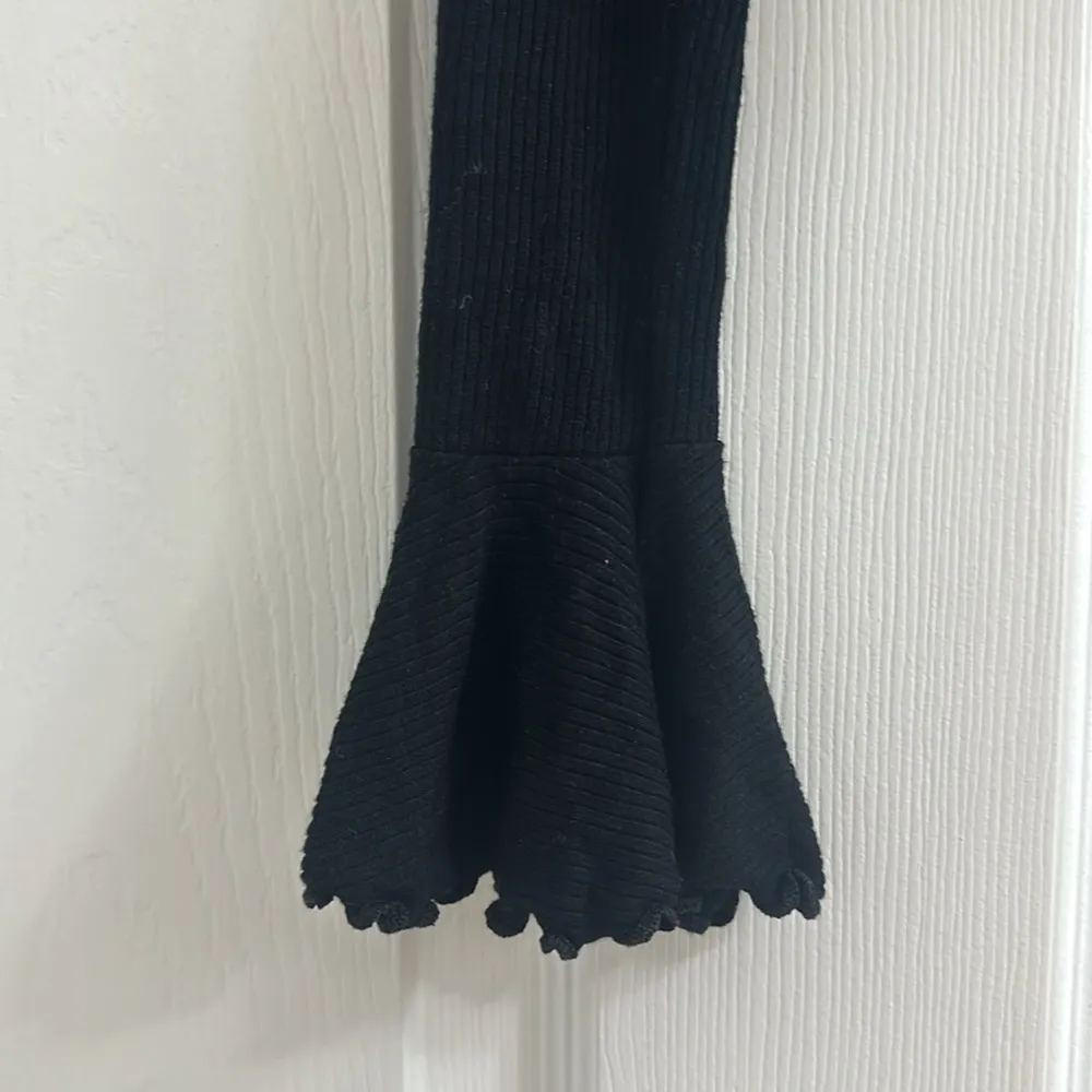 By Together Ribbed Bell Sleeve Crop V Neck Top - Image 6