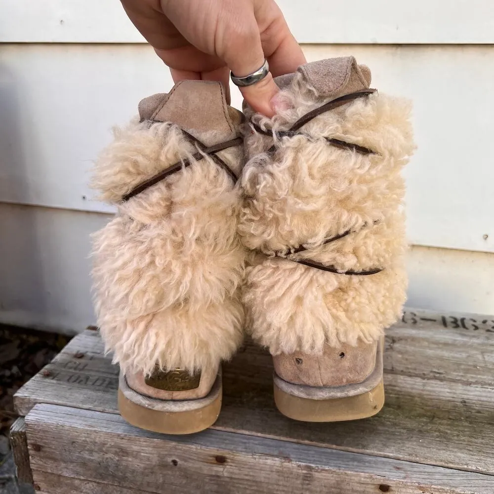 UGG Rainier Style 5189 LE Suede Shearling Boots Size 8 - Image 3