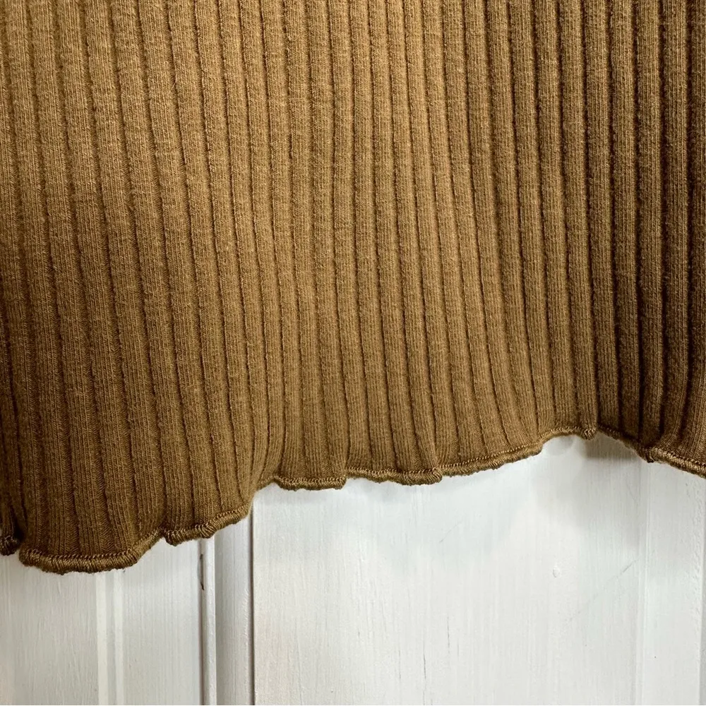 Good American Essential Rib Lettuce Edge Baby Tee in Sephia - Size 7 (4XL) NWOT - Image 7