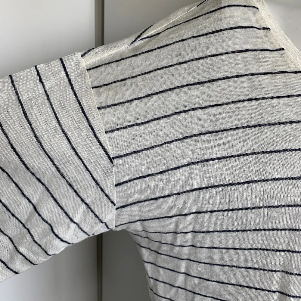 Cynthia Rowley 100% linen ivory short sleeve V-neck pocket shirt/blouse - Image 5