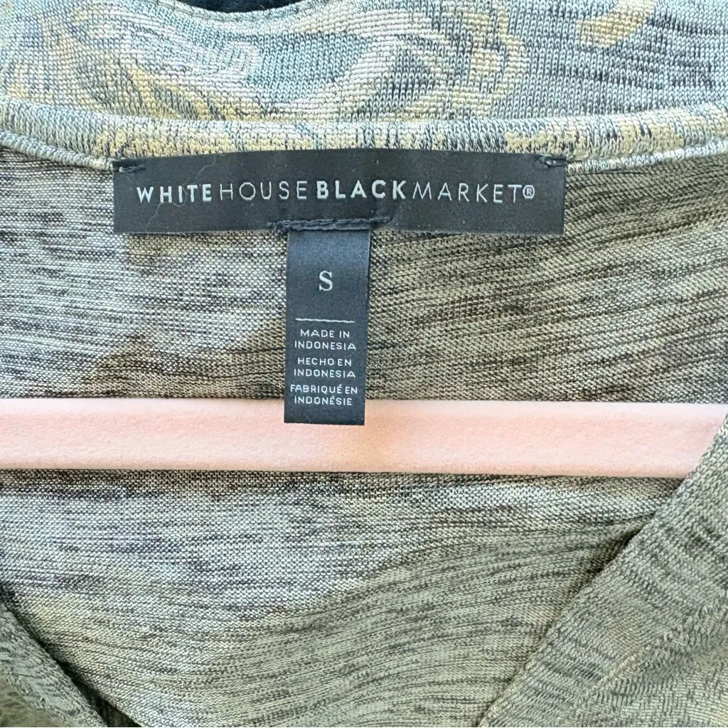 WHBM Gold Leaf Short Sleeve V-Neck Top Small - Image 5