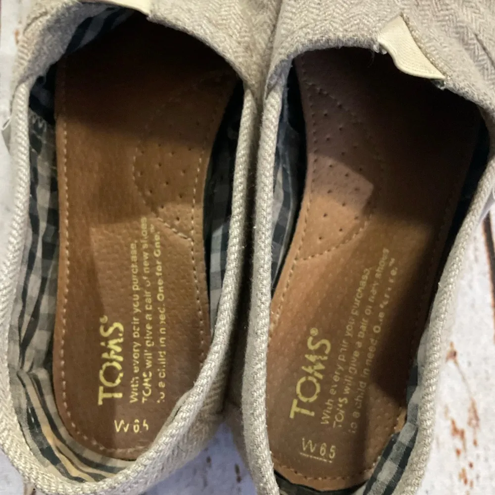 TOMS BROWN AND CREAM TWEED TEXTURE CLASSIC SLIP ON SHOES. - Image 7