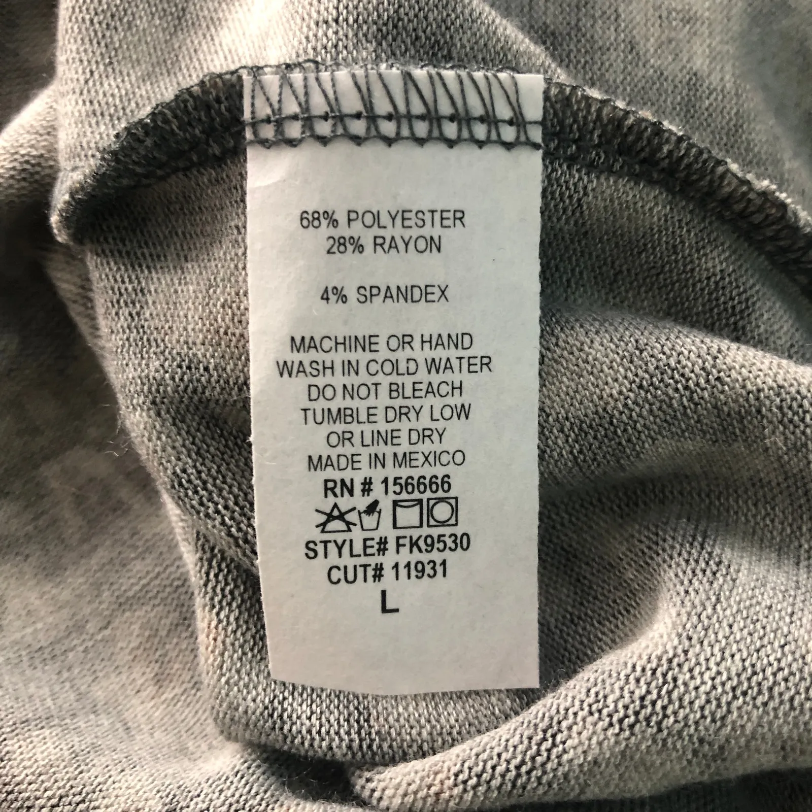 Free Kisses Animal Print Long Sleeve Sweater Size Large - Image 9