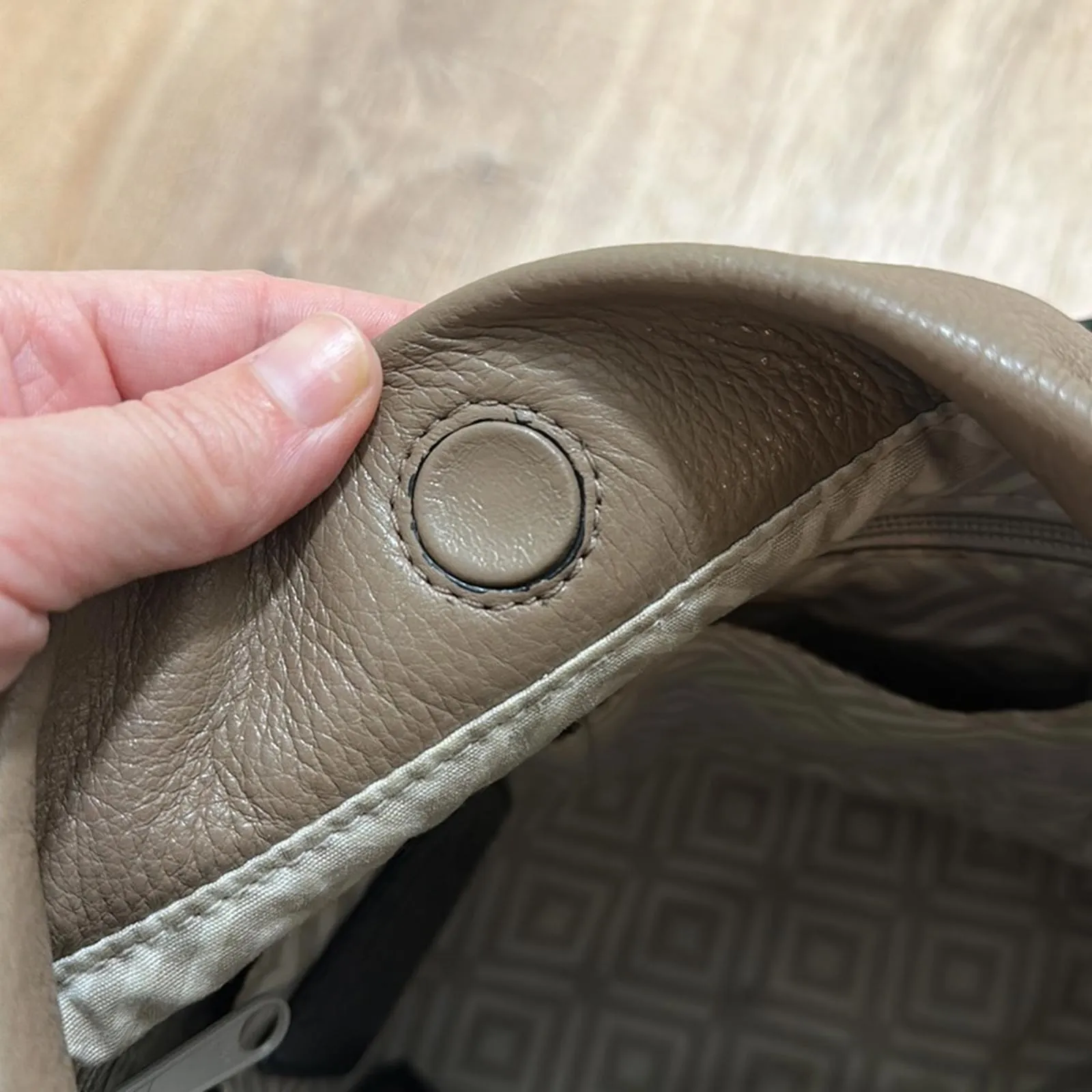 Brighton  | Two Tone Shoulder Bag - Image 5