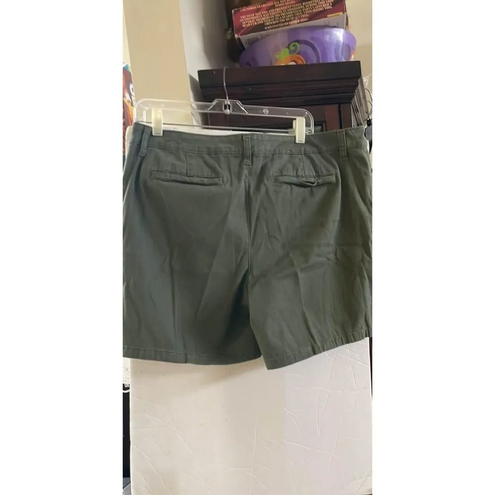Saint johns bay shorts, size 16 - Image 2
