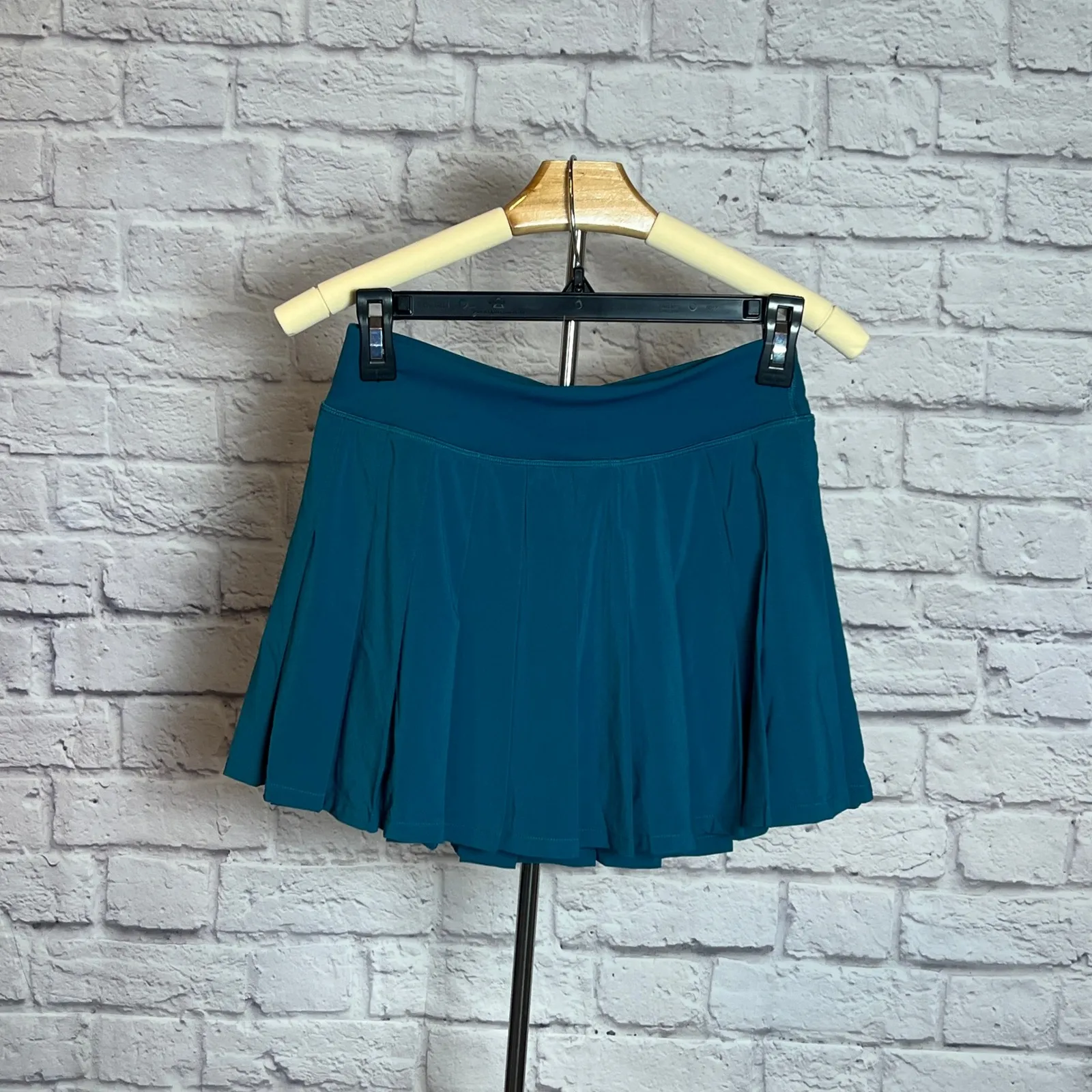 CRZ Yoga Borealis Green Pleated Athletic Skort Women's XS Athleticcore - Image 2