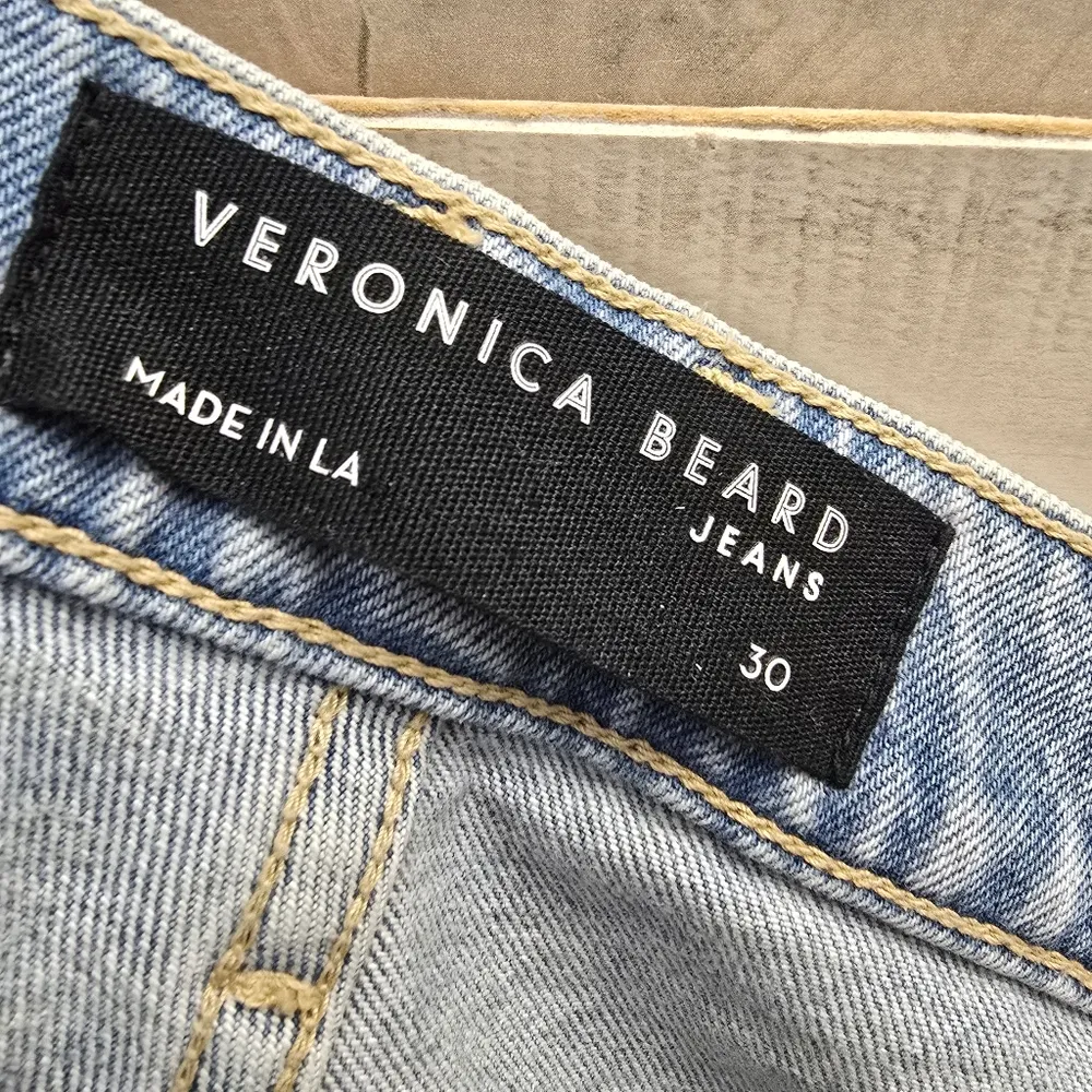 {30} Veronica Beard Alenah Slim Straight Leg High Rise Jeans In Pier Pressure - Image 11