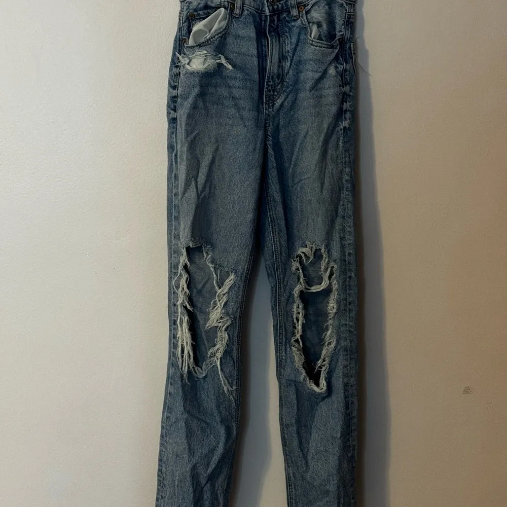 EUC American Eagle Outfitters Highest Rise Baggy Straight Jeans in 00 Short - Image 2