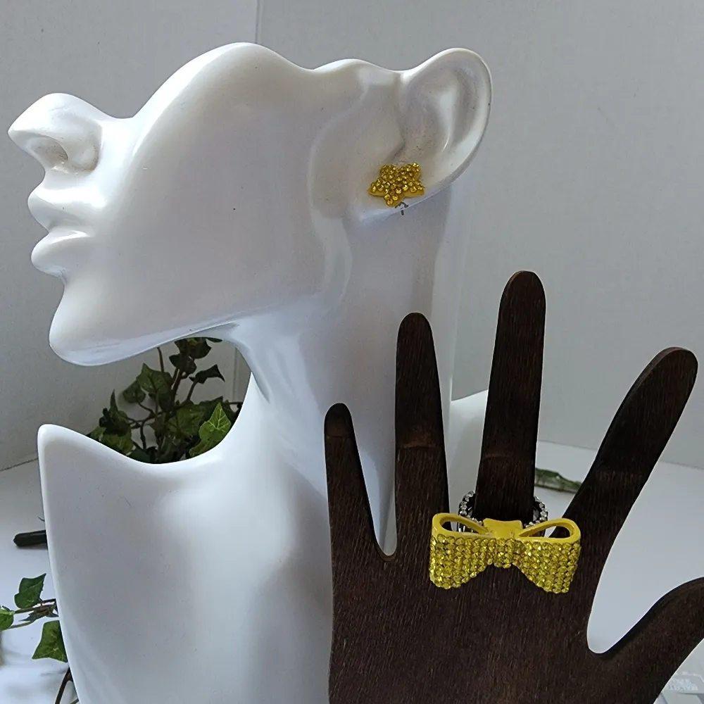 Yellow Crystal Bow Ring and Star Earrings - Image 5