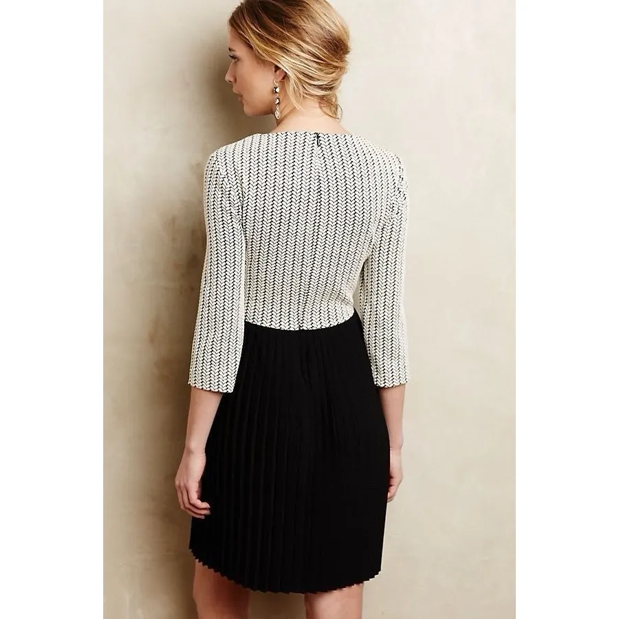 GANNI Anthropologie Crossknit Dress XS White Top Black Pleated Skirt Colorblock - Image 2