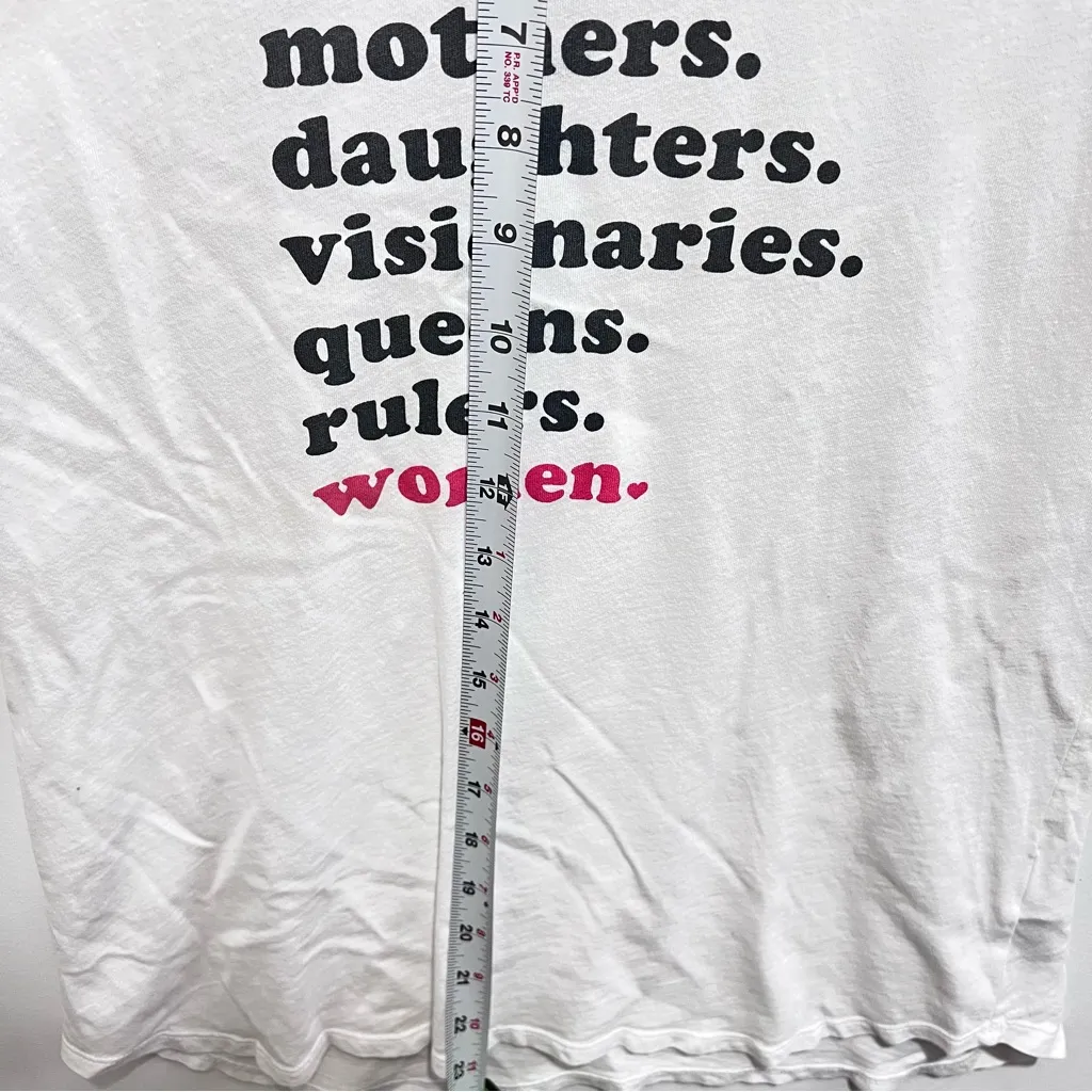 Old Navy t shirt : Box E: - Image 5