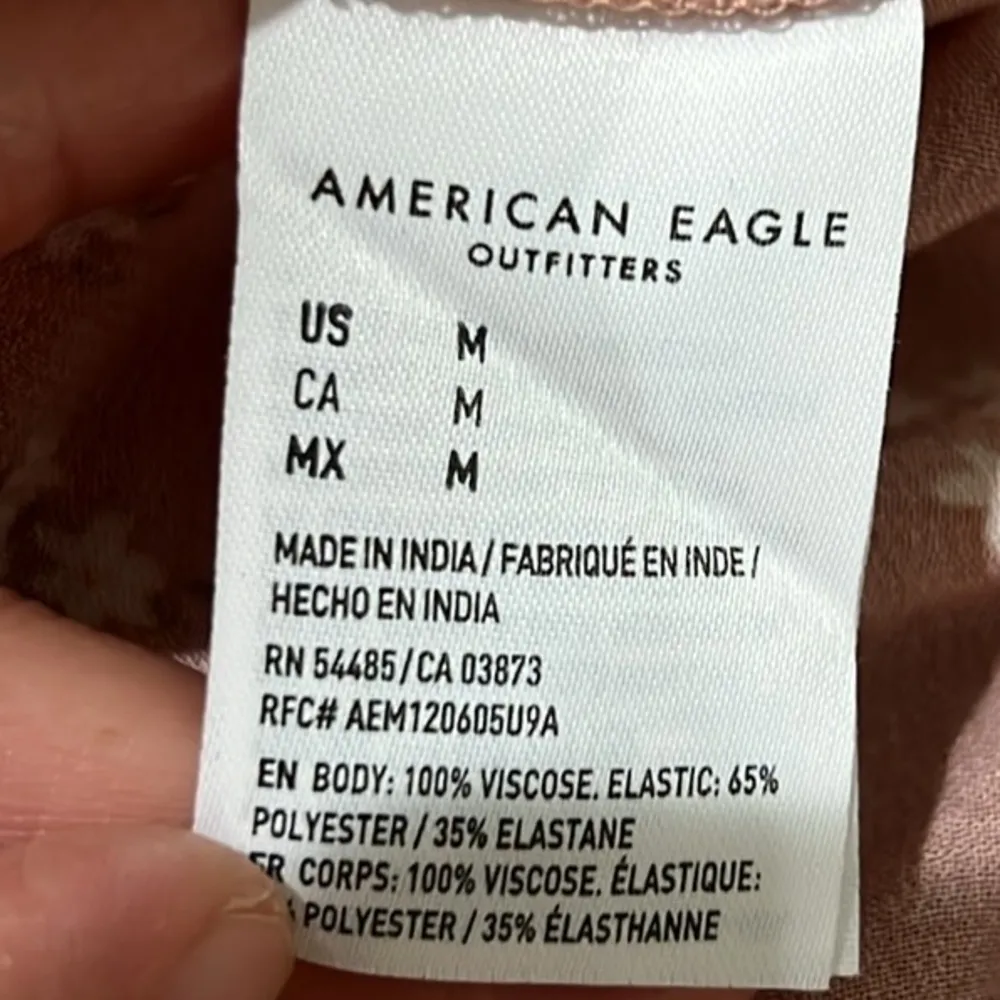 American eagle Romper Size med floral print has pockets - Image 10