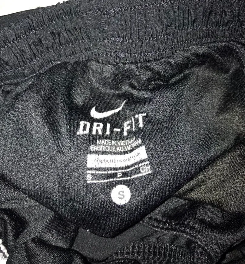 Nike Black  Shorts - Image 4
