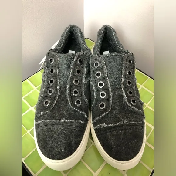 Myra bag sneakers size 8 - Image 2