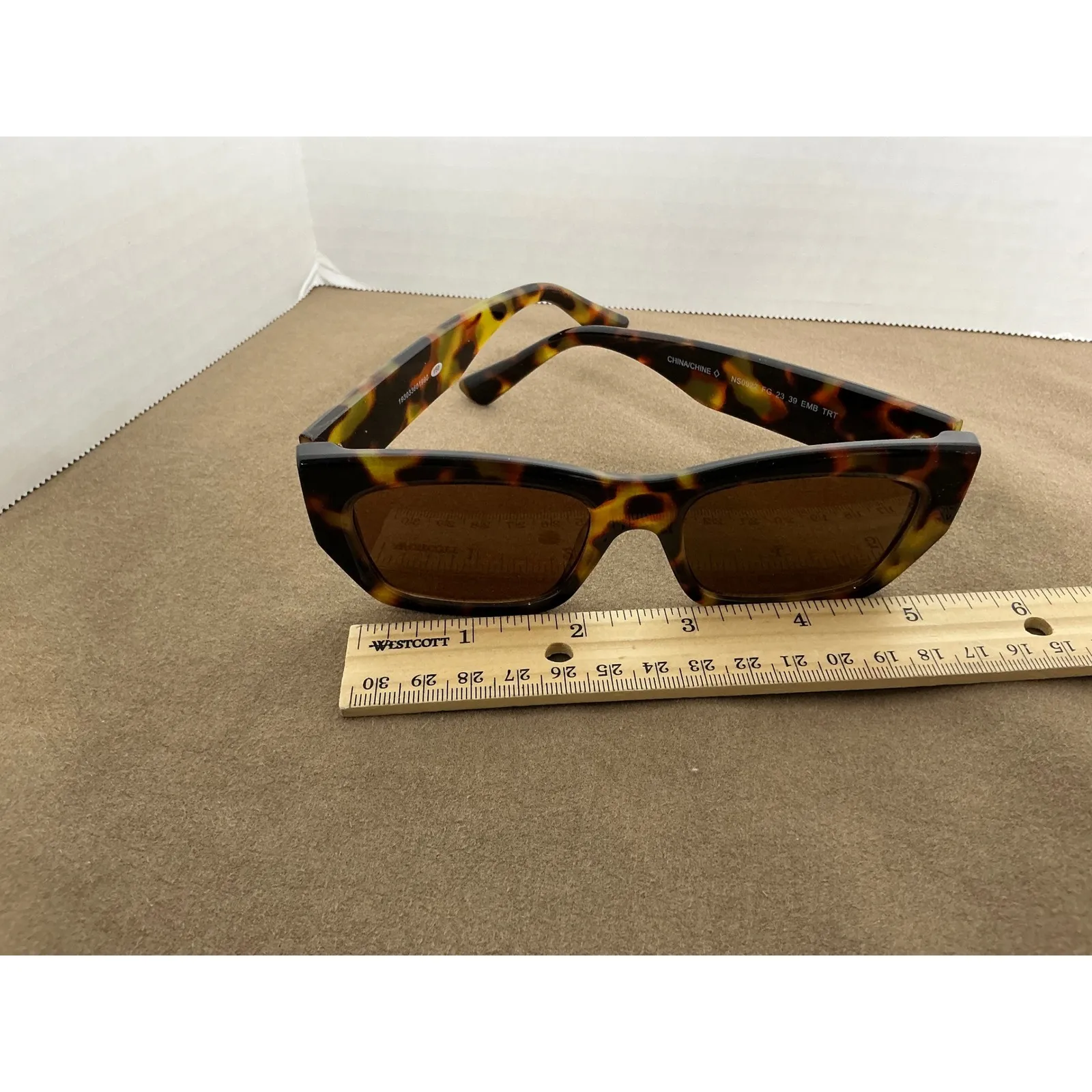 Tortoiseshell Rectangle Sunglass Frames Brown Lenses Modern Unisex Style - Image 5