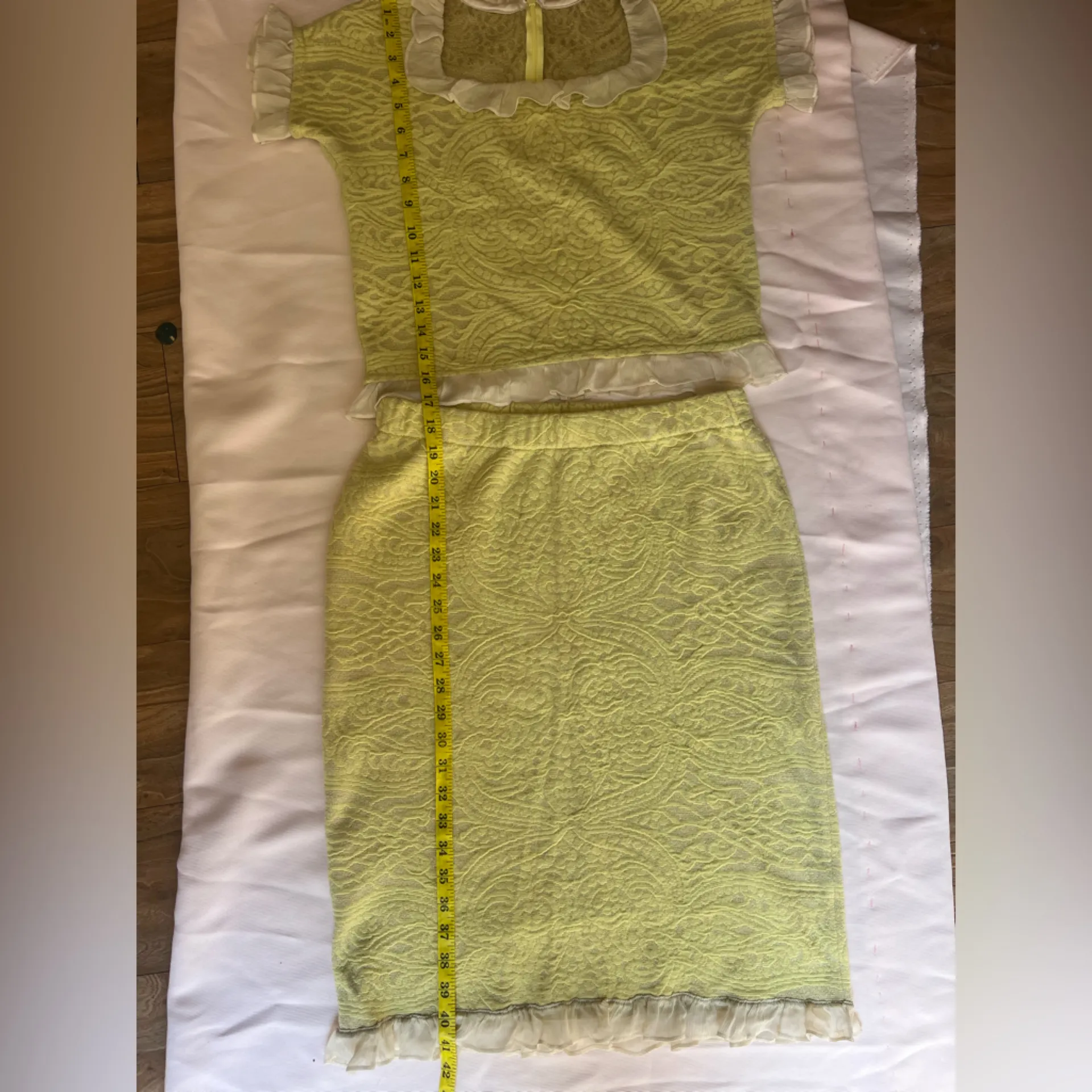 St. John Light Green Lace Skirt Set - Image 6