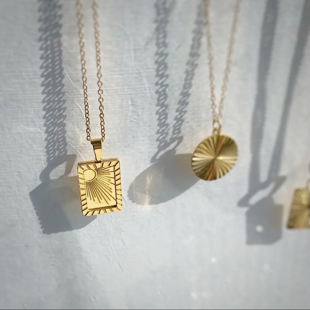 18k Gold Sunburst Square Pendant Boho Necklace - Image 5