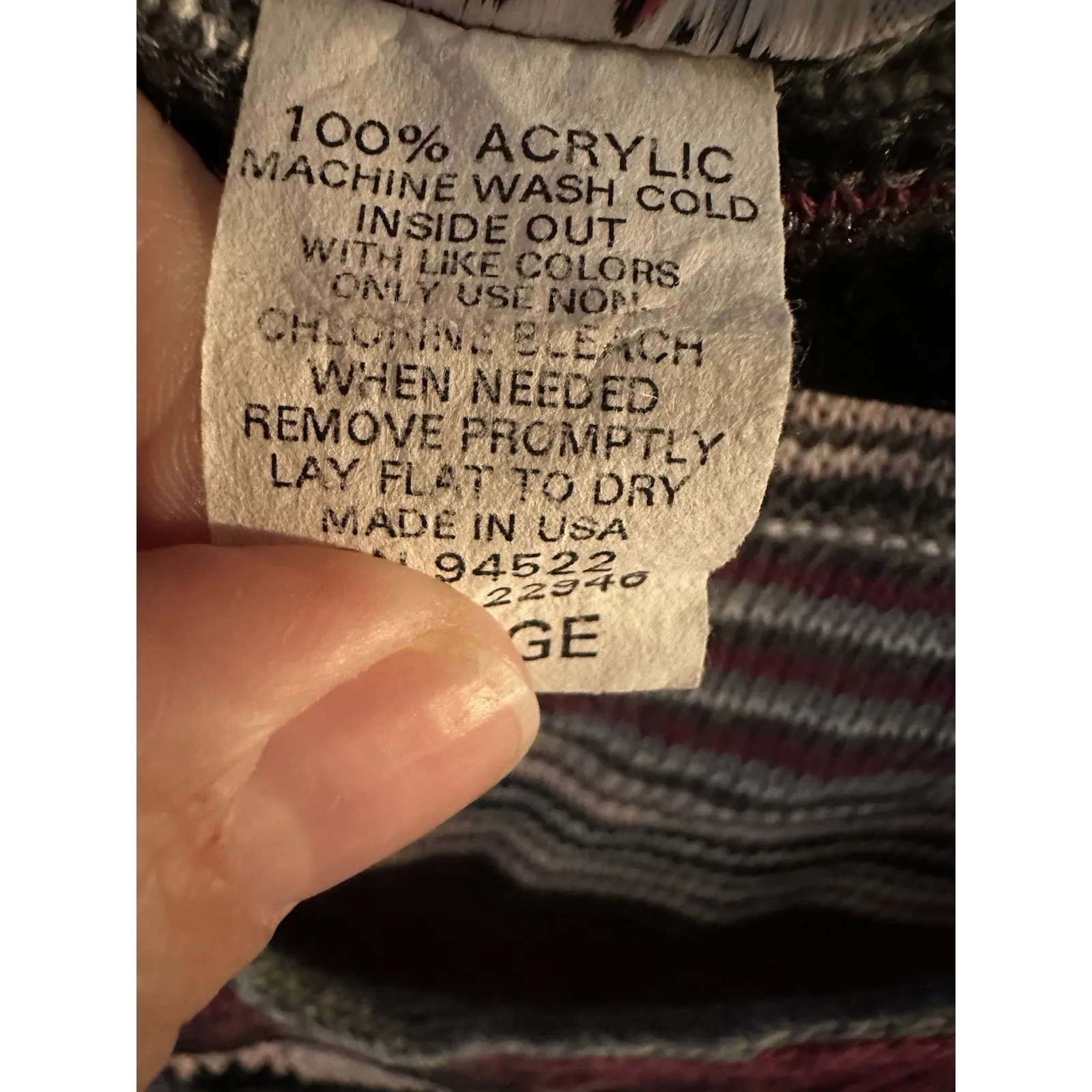 Y2K Crochet Sweater Tunic Sleeveless Bratz Doll Size Large Vneck Black Burgundy - Image 5