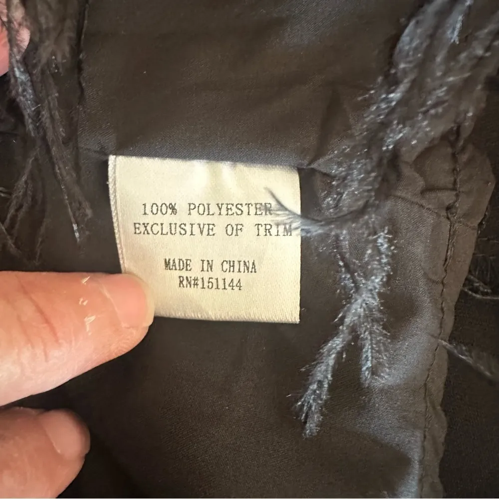 Lea & Viola Elegant Black Top - Image 4