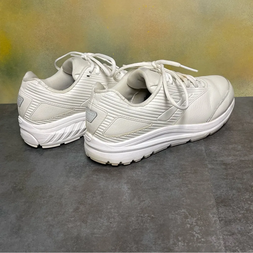 Brooks Addiction Walker 2 Women's Wide Sneakers White Size 9.5D - Image 8