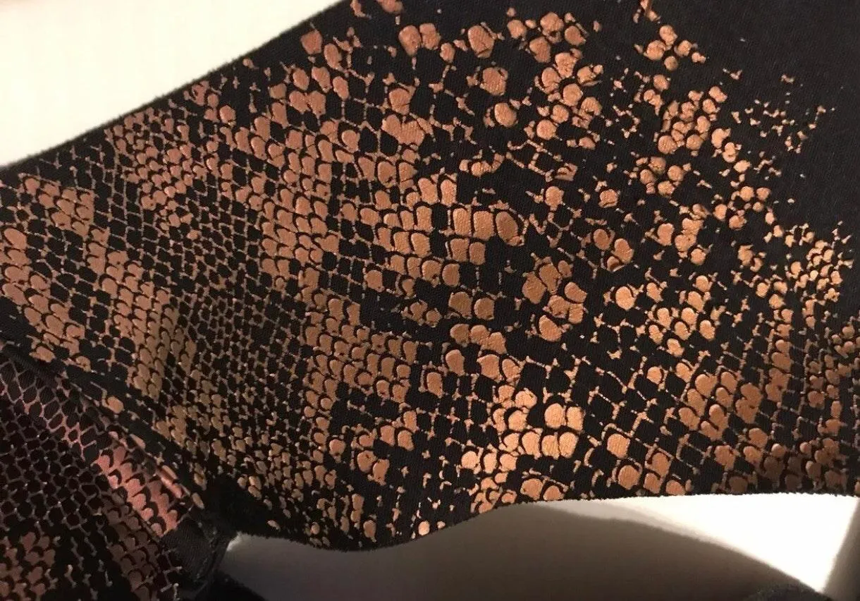 Victoria’s Secret Push Up Underwire Bra 34C - Image 4