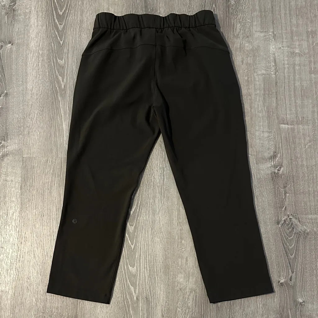 Lululemon Sz 6 On The Fly Crop Casual Crop‎ Dark Olive Drawstring Women’s Pants - Image 2