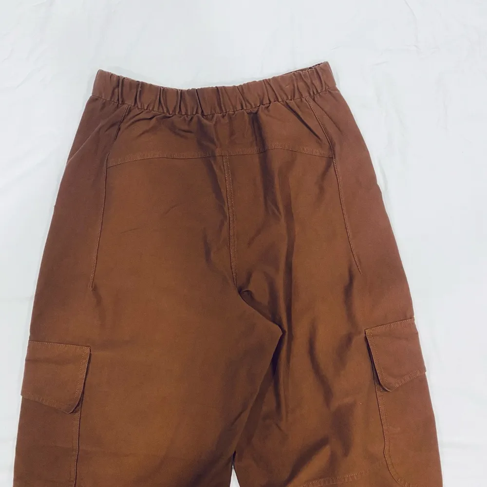 Lululemon Women's Utilitech Cargo Pocket High Rise Crop Pants- 28 - Image 7