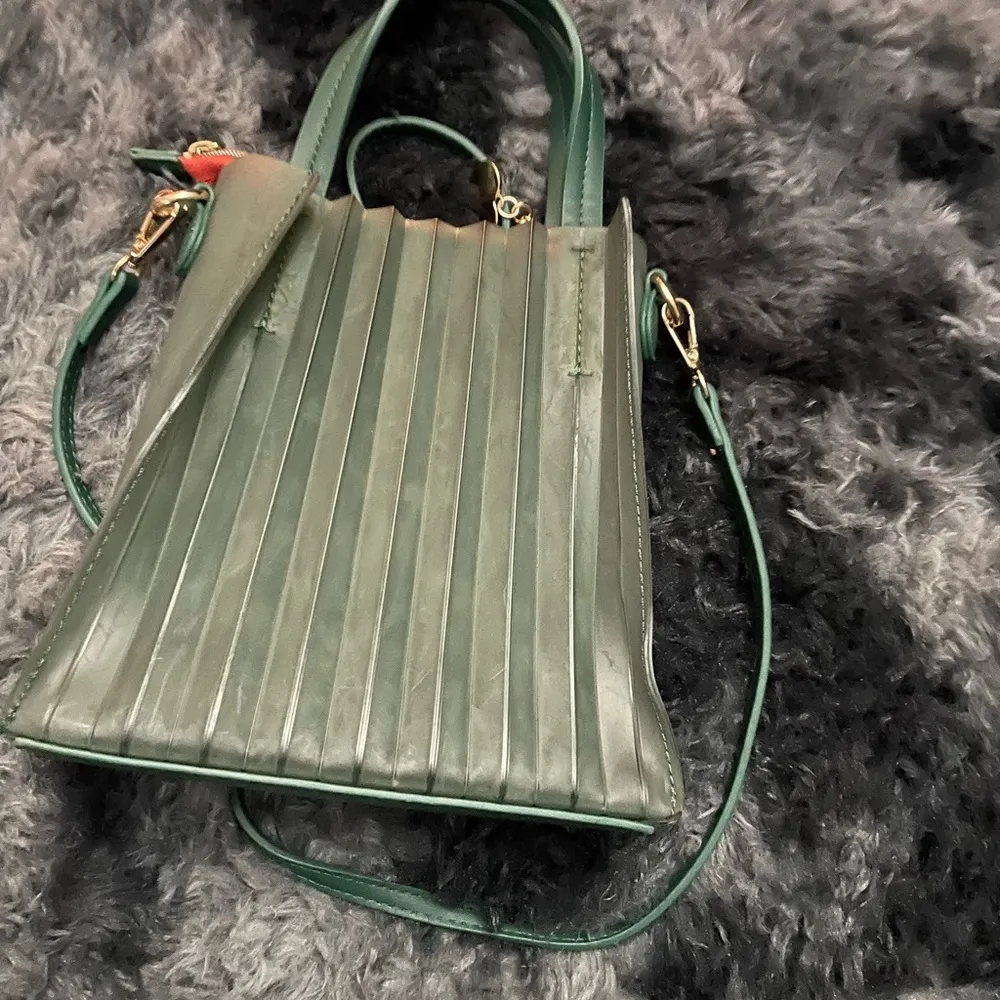 Nikky By Nicole Lee Say Cheese Purse Graphic Print Trendy Girl Cross Body Green - Image 3