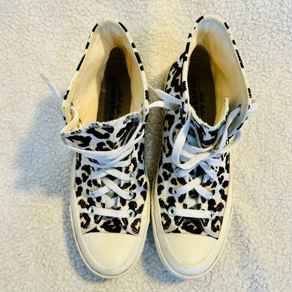 CONVERSE Chuck Taylor 70 All Star Canvas & Velvet High Tops. - Image 3