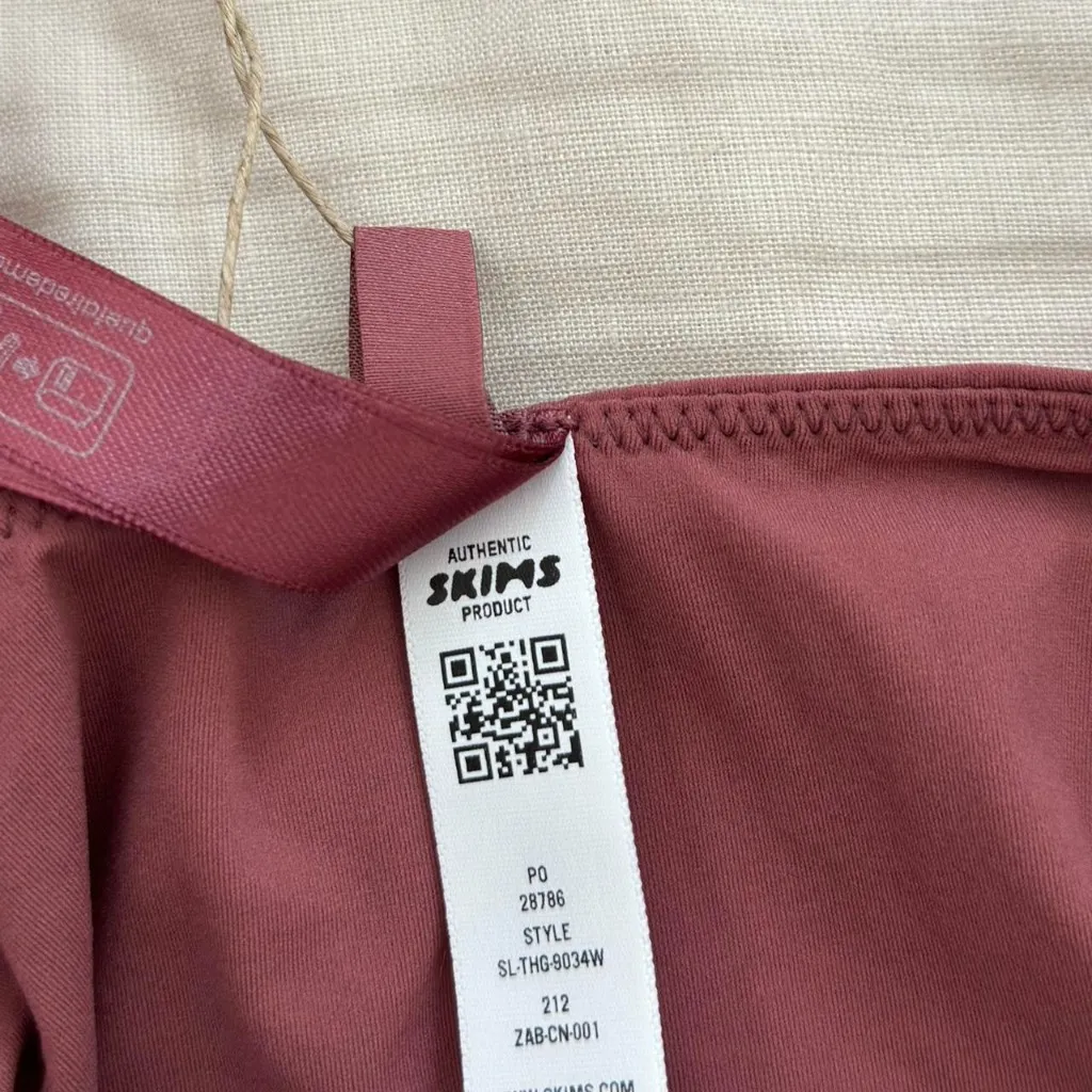 Skims Fits Everybody Cami Bodysuit in Beet, Size XXS - Image 10