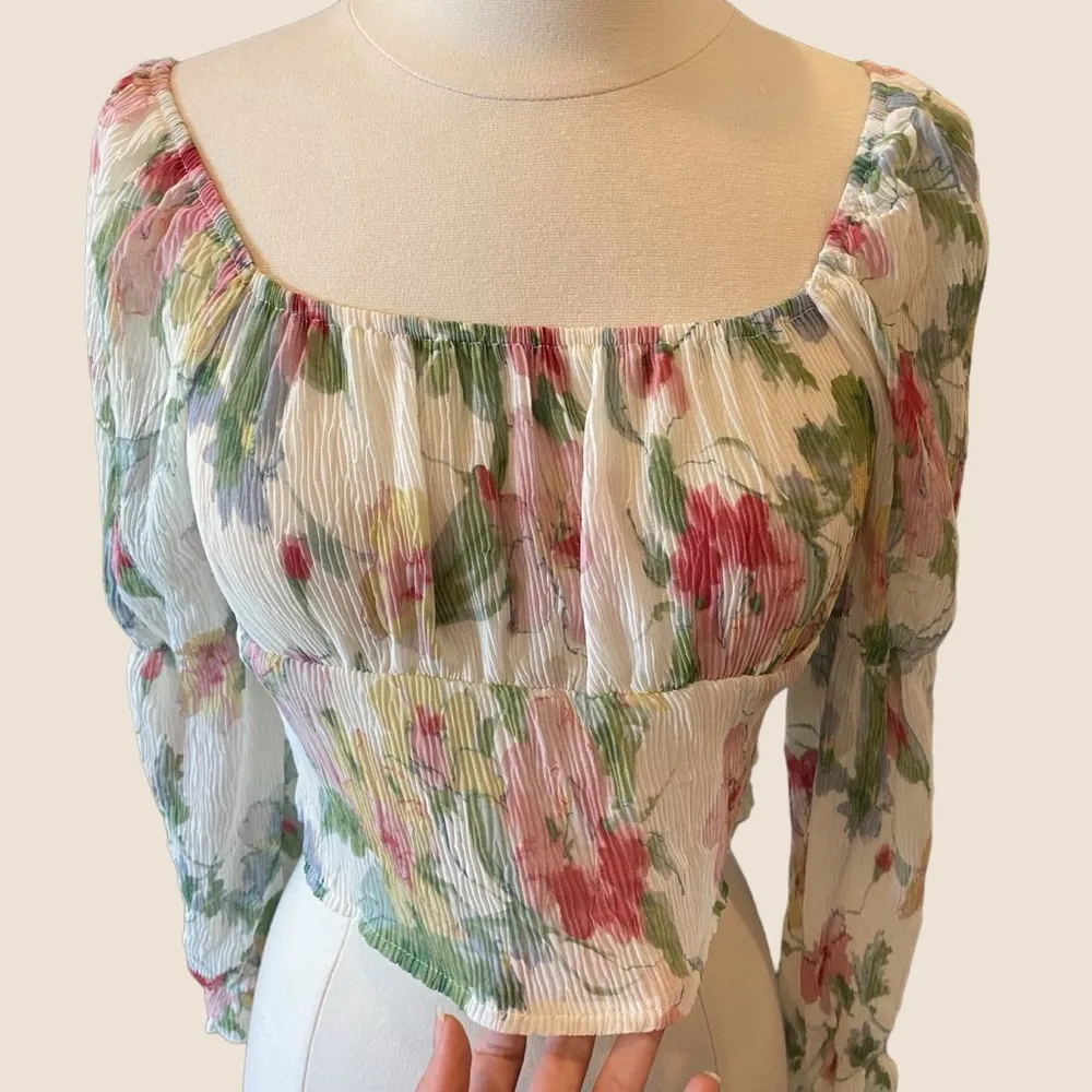 Floral Print Flounce Sleeve Crop Blouse With Long Sleeves - Image 3