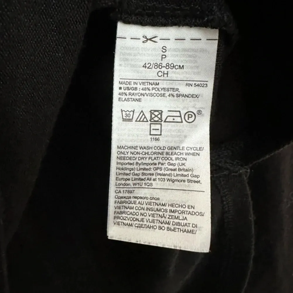 Banana Republic  Black Light Weight Stretchy Chic Sweater Size S Small - Image 5