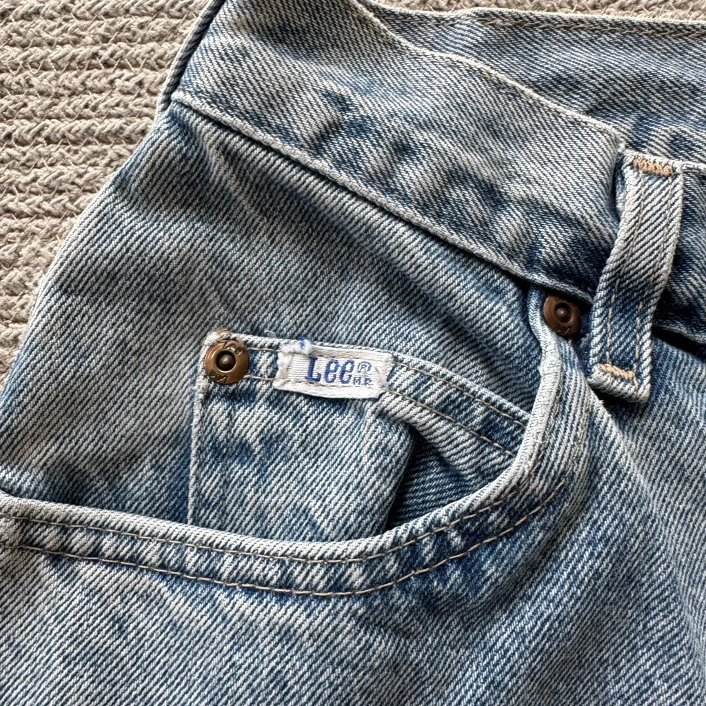 Vintage Lee Light Wash Straight Leg Mom Jeans 16” Waist Fits Size 8-10 - Image 3