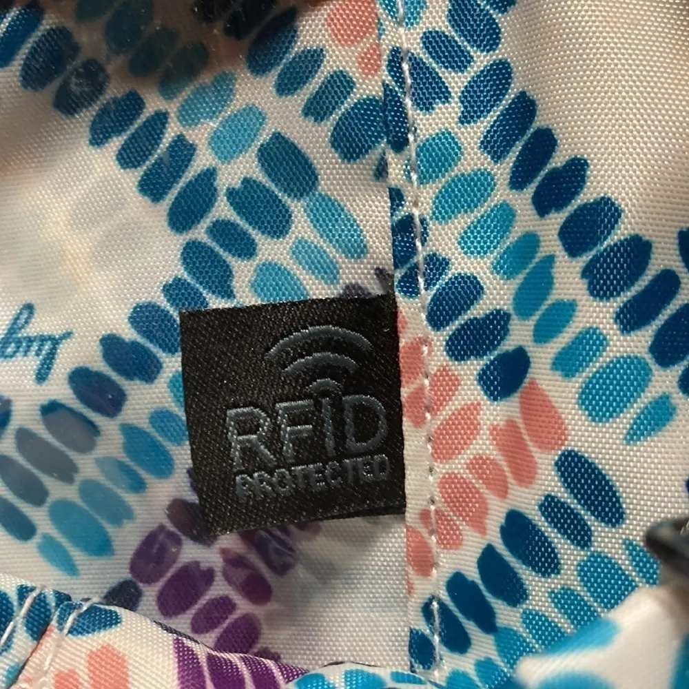 Lug Swivel RFID Quilted Shoulder Bag Pink - Image 12