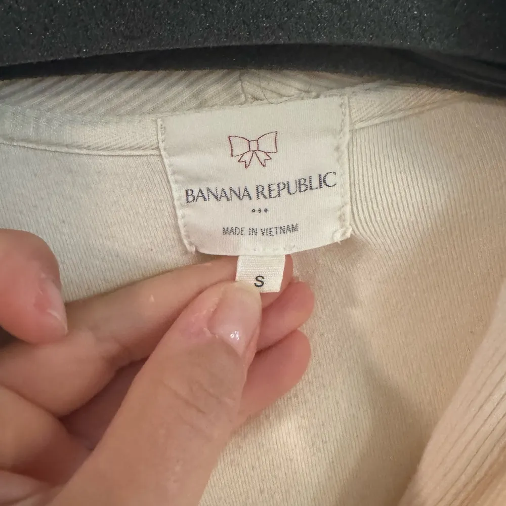 Banana Republic Luxe Cream‎ Pullover, Small - Image 3
