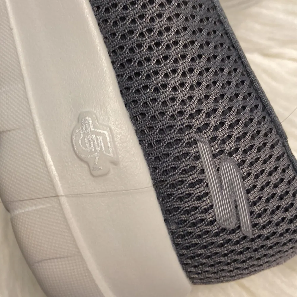 Skechers GOGA Max shoes size 10 color gray excellent condition - Image 12