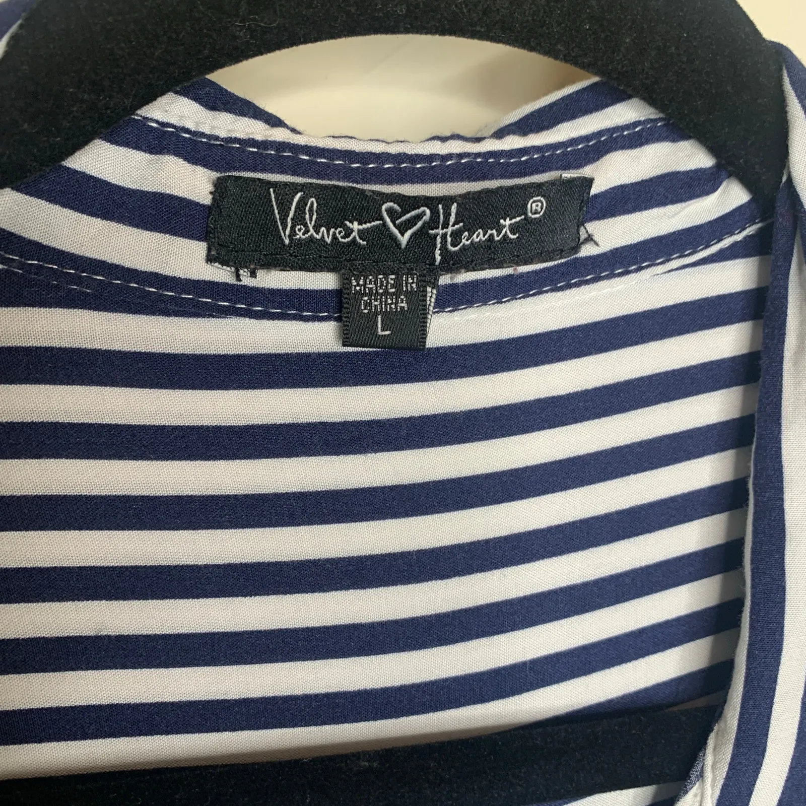 Velvet Heart Navy Blue White Striped Button Up Shirt Sz Large - Image 7
