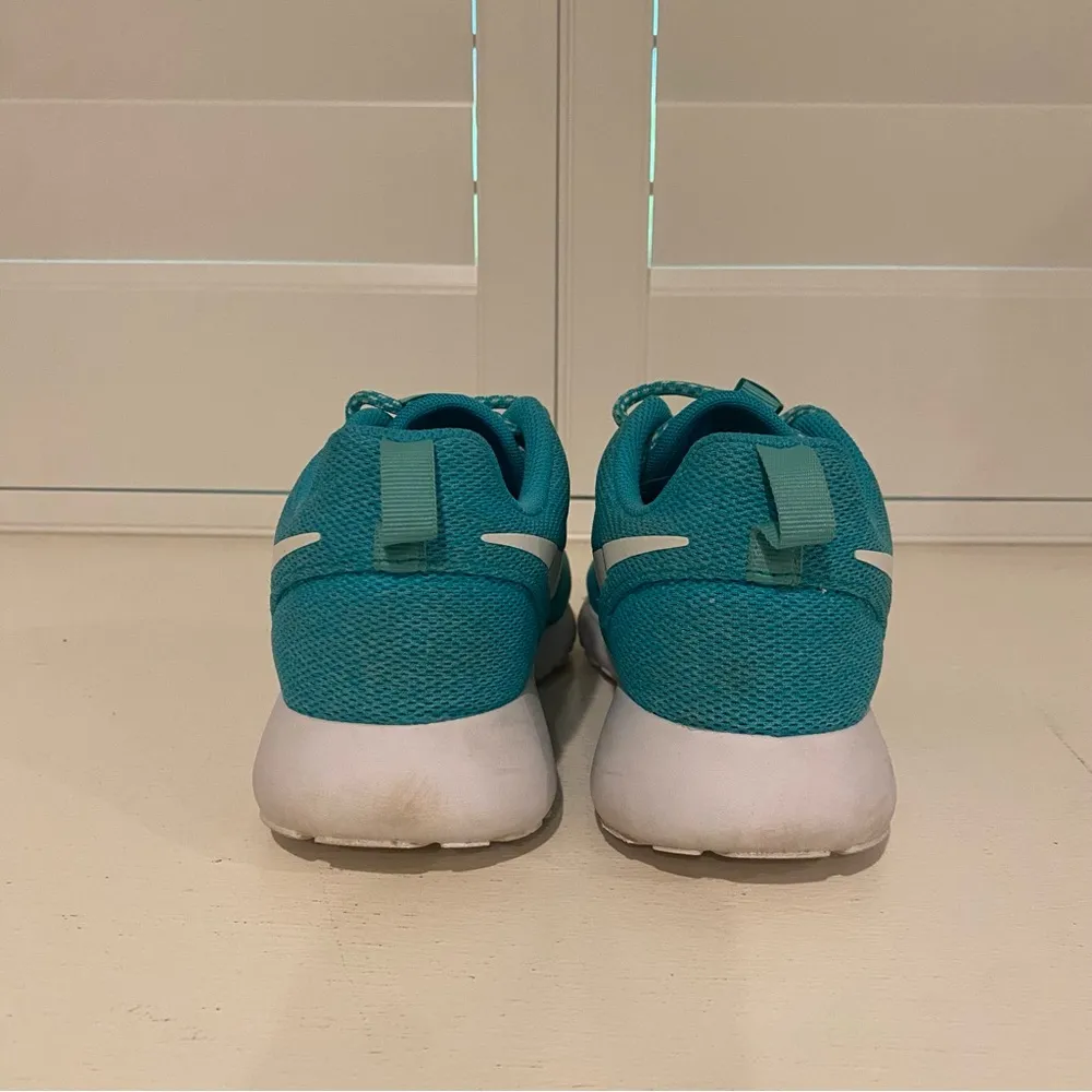 Nike Roshe One Running Athletic Shoes 844994-300 Womens Size 7 - Image 3