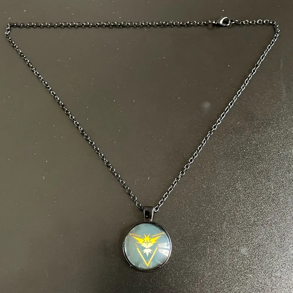 Black chain Zapdos Pokemon necklace - Image 9