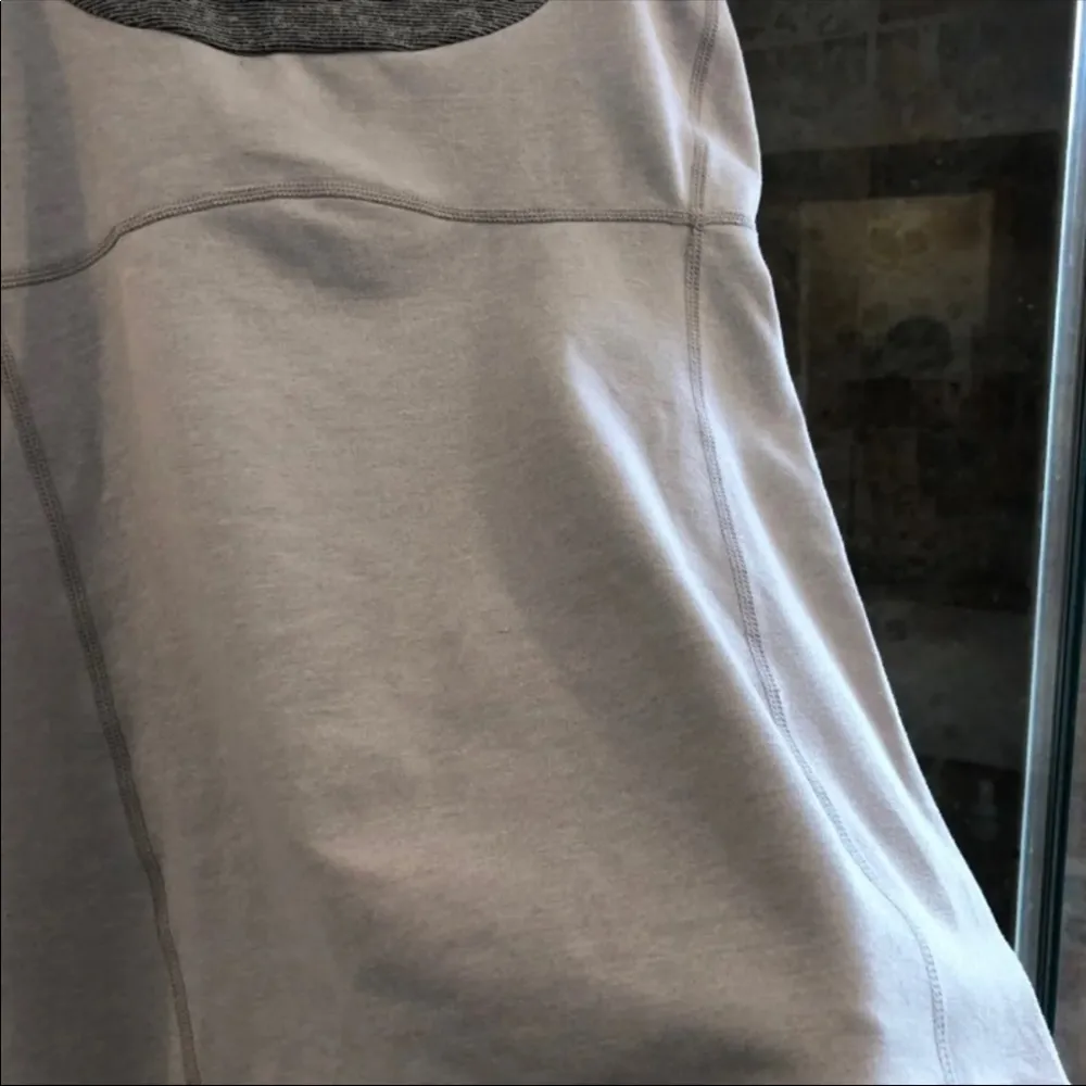 Lululemon Scoop Neck Tank Top - Image 4