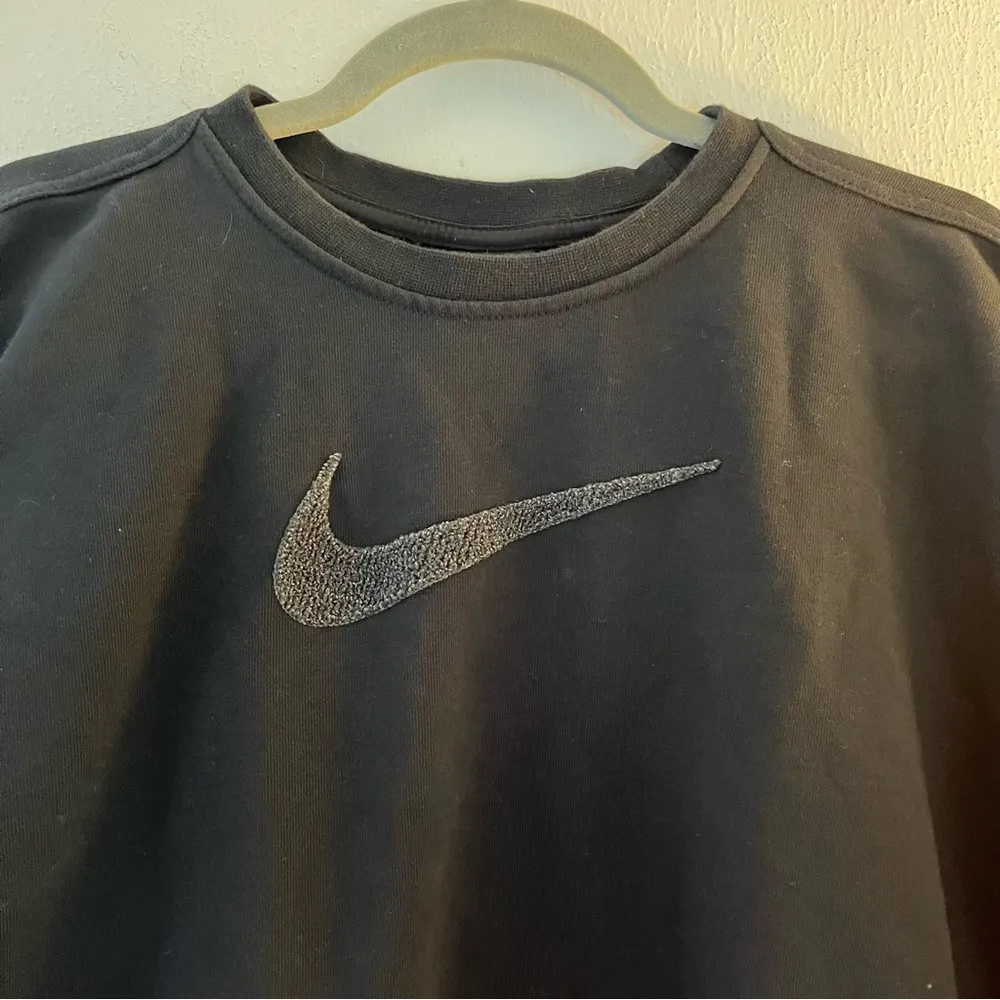 Nike Sweatshirt Black Cropped Sweatshirt w/ Plush Fuzzy Tick Logo Sz M GUC - Image 2