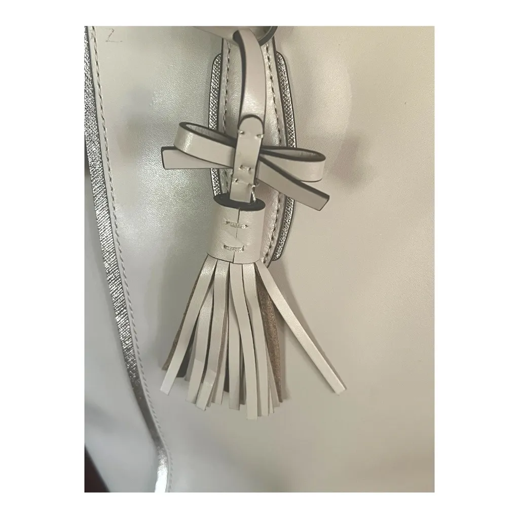 Kate Spade New York Leather “Kali” pinkish beige ,gold trim Shoulder Handbag. - Image 6