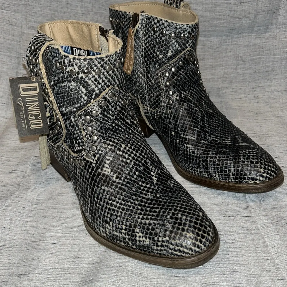 Dingo Clementine Leather Ankle Boots - Image 10