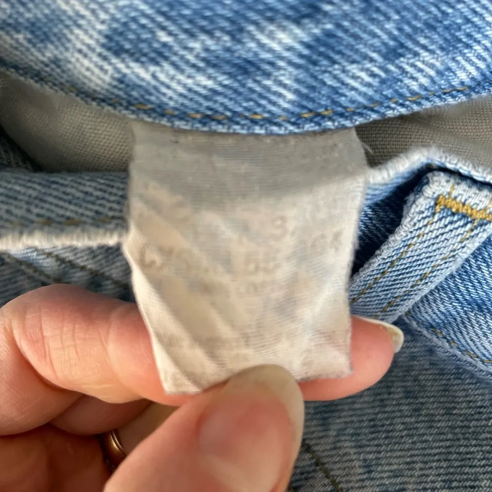 Vintage Lee Light Wash Relaxed Fit High Rise Jeans Waist 17” Size 30 - Image 4