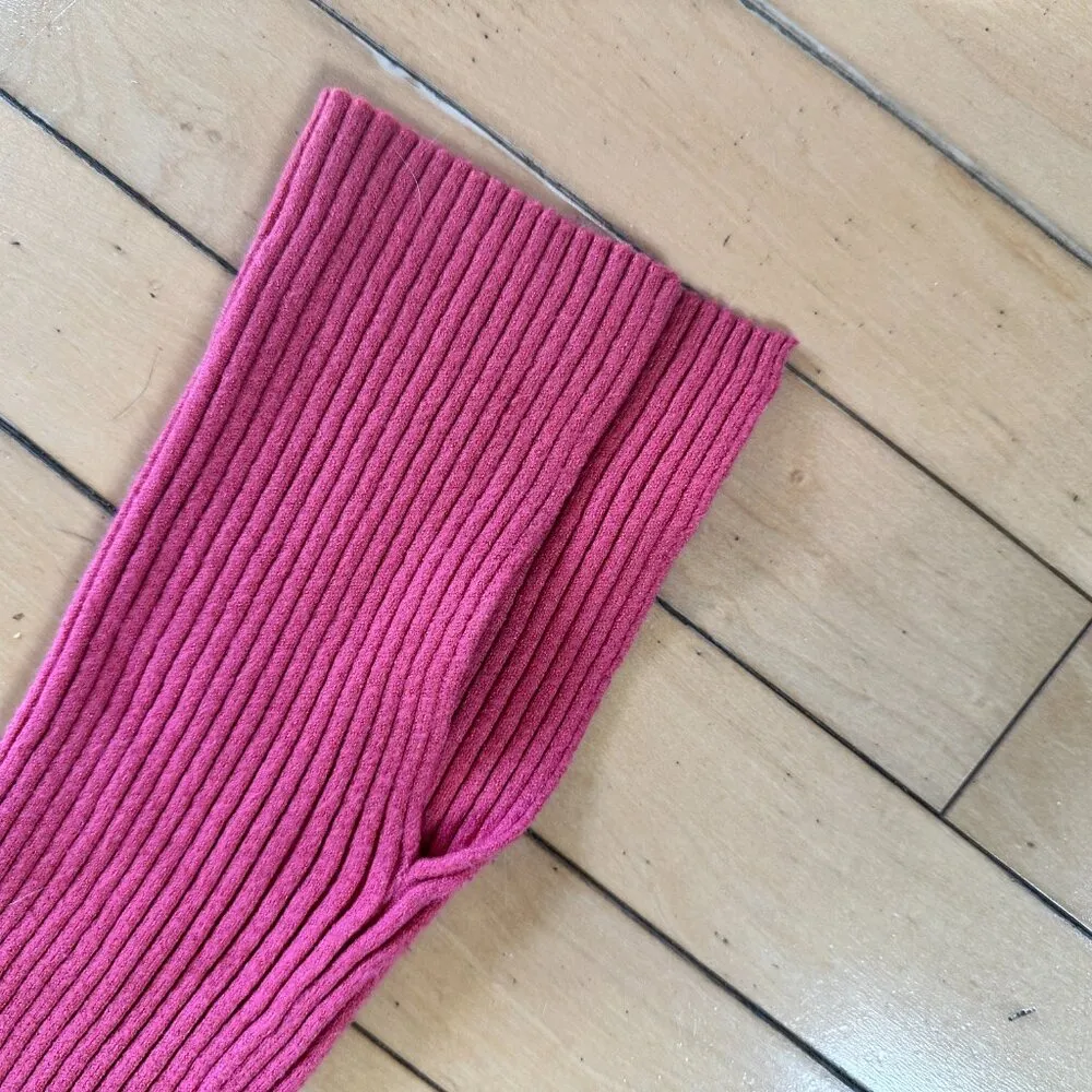 URBAN OUTFITTERS Hot Pink Ribbed Sweater Crop Top Size Small - Image 5